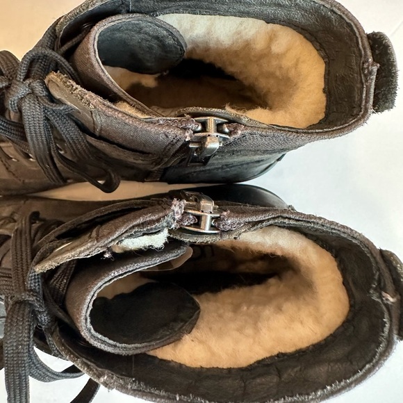 UGG Boots Women’s Size 6.5 - Picture 9 of 10